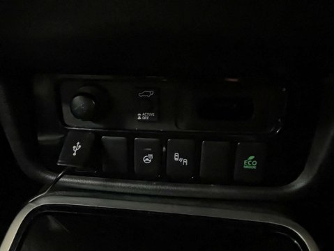 Mitsubishi Outlander 2.0 Outlander Exceed CVT 4WD 5dr 21