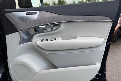 Volvo XC90 RECHARGE T8 ULTIMATE AWD - BLOND LEATHER - VAT QUALIFYING 38