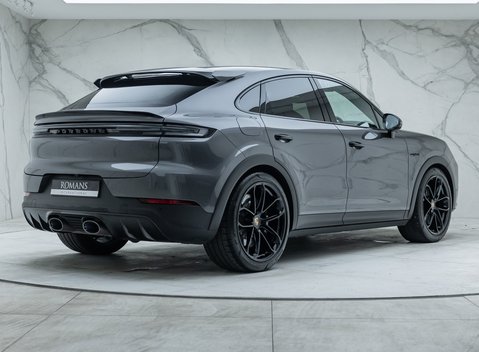 Porsche Cayenne TURBO E-HYBRID GT 6