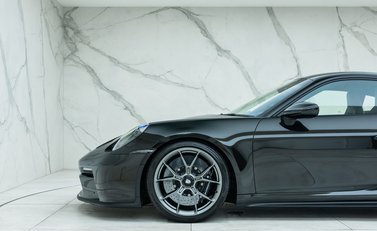 Porsche 911 GT3 Touring (992) 40
