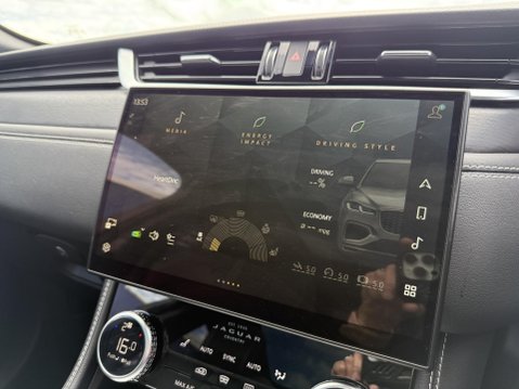Jaguar F-Pace 2.0 D200 MHEV R-Dynamic Black SUV 5dr Diesel Auto AWD Euro 6 (s/s) (204 ps) 51