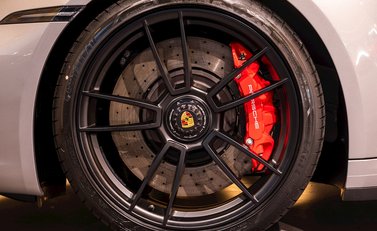 Porsche 911 (992) Carrera GTS 6