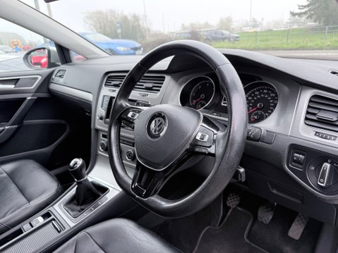 Volkswagen Golf SE TDI BLUEMOTION TECHNOLOGY 9