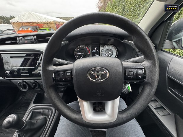 Toyota Hilux Active | 2.4 LT | AC | Sensors | Double Cab | 18