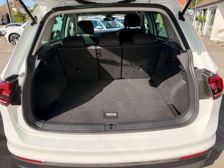 Volkswagen Tiguan 2.0 TDI SEL DSG Euro 6 (s/s) 5dr 26