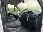 Peugeot Boxer 333 L1 H1 120 ps BlueHdi Professional - Sat Nav & Air Con 16