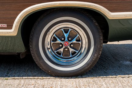 Ford Country Squire 11