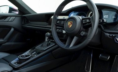 Porsche 911 (992) GT3 Touring 9