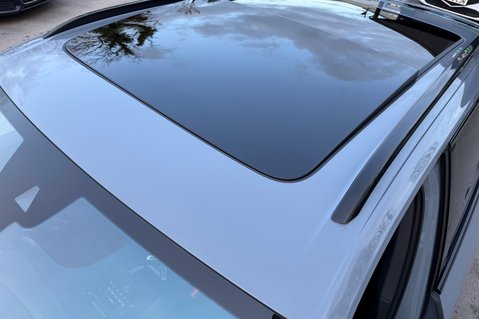 Porsche Cayenne V6 S E-HYBRID BLACK EDITION - PANORAMIC ROOF - AS NEW CONDITION 16