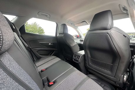 Peugeot 3008 1.2 PureTech GPF Allure SUV 5dr Petrol EAT Euro 6 (s/s) (130 ps) 21