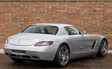 Mercedes-Benz SLS AMG 9