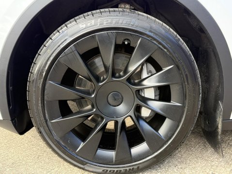 Tesla Model Y SUV 5dr Electric Auto RWD (346 ps) 17
