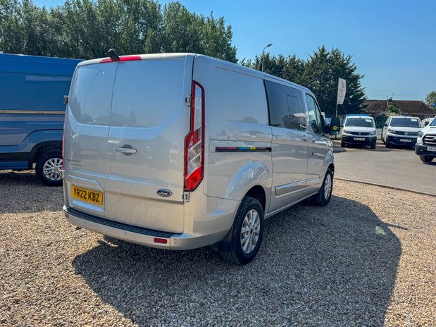 Ford Transit Custom Crew Cab SWB L1H1 Low Roof Limited 300 Air Con Alloys Sensors Cam EURO 6 7