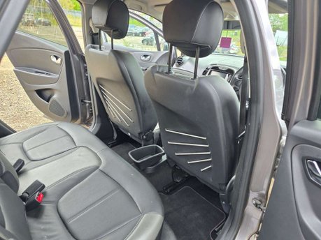 Renault Captur 1.5 dCi ENERGY Signature Nav Auto Euro 6 (s/s) 5dr 23