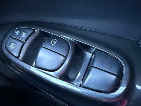 Nissan Juke 1.6 N-TEC 21