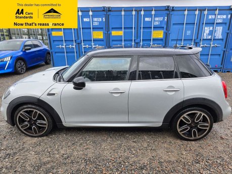 Mini Hatch 1.5 Cooper Hatchback 5dr Petrol Steptronic Euro 6 (s/s) (136 ps) 12
