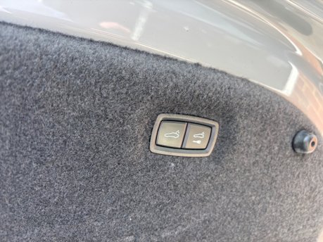 Porsche Taycan Performance Plus 93.4kWh Saloon 4dr Electric Auto RWD (476 ps) 17