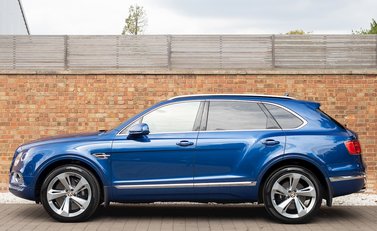 Bentley Bentayga V8 2