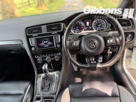Volkswagen Golf 2.0 Golf R DSG 4WD 5dr 17