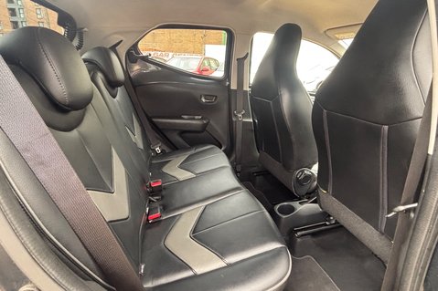 Toyota Aygo VVT-I X-CLUSIV 3.. AUTOMATIC.. FULL LEATHER.. SAT NAV.. REVERSING CAMERA.. 15