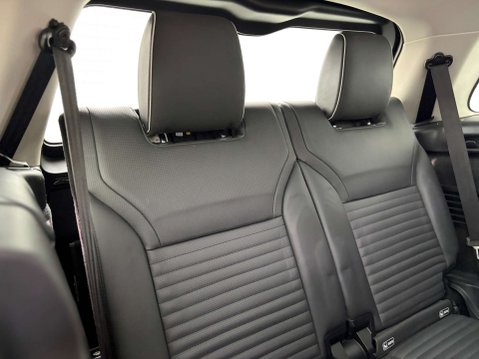 Land Rover Discovery 3.0 Discovery Luxury HSE TD6 Auto 4WD 5dr 38