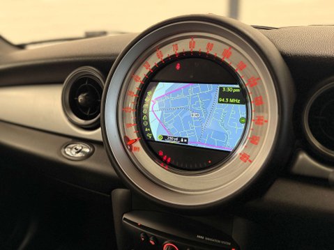 Mini Convertible 1.6 Cooper 2dr 18