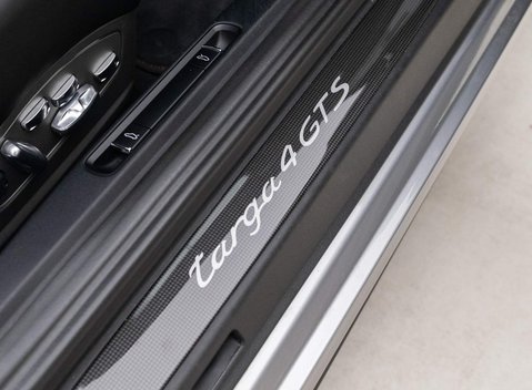 Porsche 911 Targa 4 GTS (991.2) 13