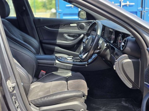 2017 Mercedes-Benz E-Class thumbnail 18