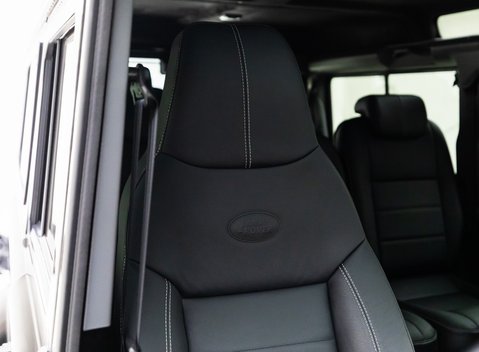 Land Rover Defender 110 XS 10