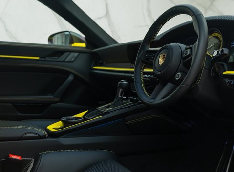 Porsche 911 GT3 TOURING (992) 13