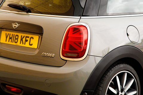 Mini Hatch COOPER 9