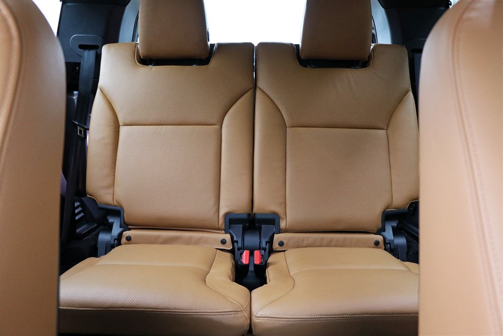 Defender 90 Commercial 5