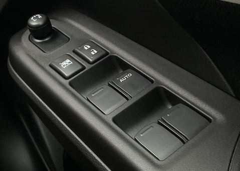 Suzuki Swift Motion 1.2 Mild Hybrid 21