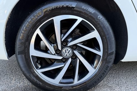 Volkswagen Golf MATCH TDI - 1 OWNER - 11 SERVICES - VAT QUALIFYING - APPLE CAR PLAY 53