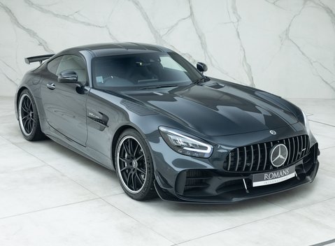 Mercedes-Benz AMG GT R PRO 8