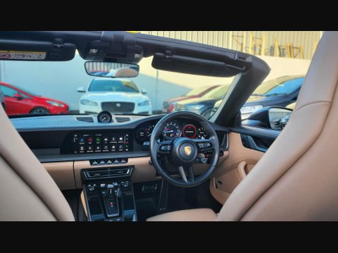 Porsche 911 CARRERA 4S 21