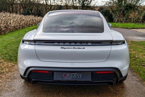 Porsche Taycan TURBO S 23