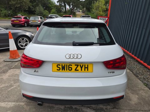 Audi A1 sport tfsi 1lt 6