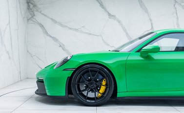 Porsche 911 GT3 (992) 33