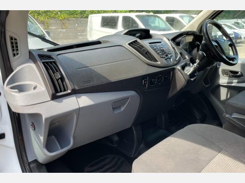 Ford Transit 2.2 TDCi 460 HDT L4 H3 4dr (18 seats) 39