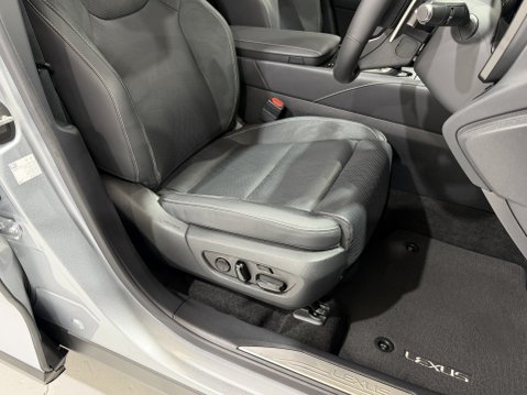 Lexus RX 450H PLUS TAKUMI 32