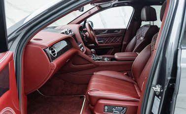Bentley Bentayga Hybrid First Edition 17