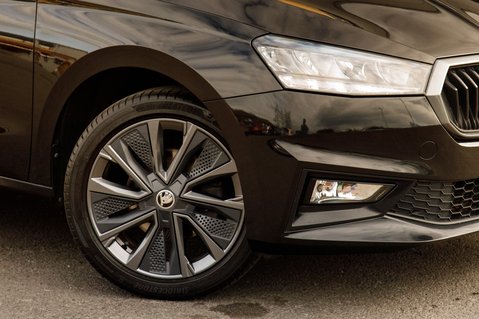 Skoda Fabia COLOUR EDITION TSI 11