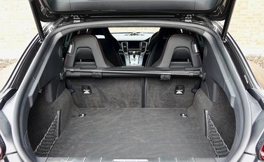 Porsche Panamera GTS 28