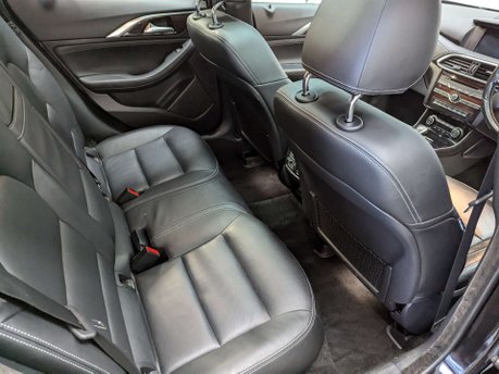 Infiniti Q30 2.1 Q30 Premium Tech D Semi-Auto 5dr 60