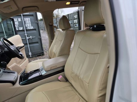 Toyota Alphard Auto+Hybrid+Ulez+7Seats 38