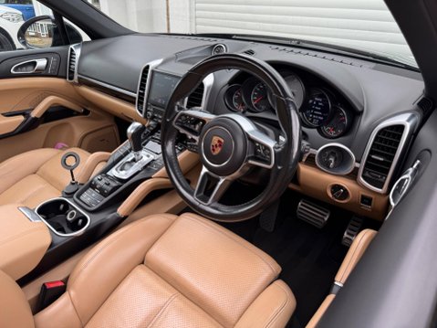 Porsche Cayenne 4.2 TD V8 S TiptronicS 4WD Euro 6 (s/s) 5dr 28