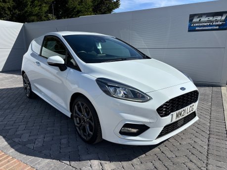 Ford Fiesta Sport Ecoboost 125 ps Panel Van - Sat Nav / Rear Sensors