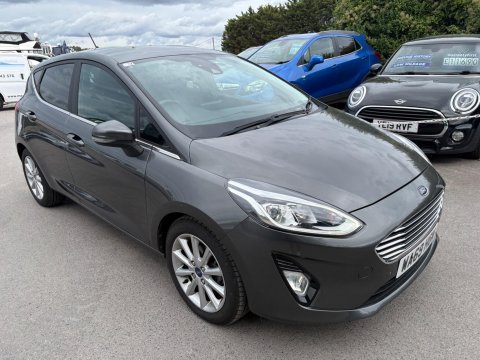 Ford Fiesta TITANIUM 1