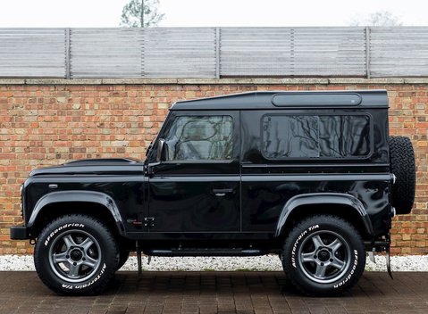 Land Rover Defender 90 XS Bowler 2